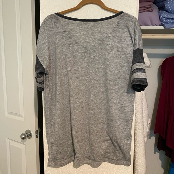 T shirt bought at Buckle - Picture 2 of 2